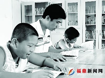 農家書屋吸引了眾多百姓1.jpg