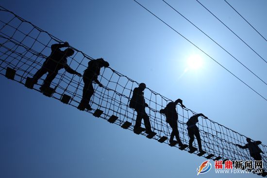 平步青云，漫步月球.JPG