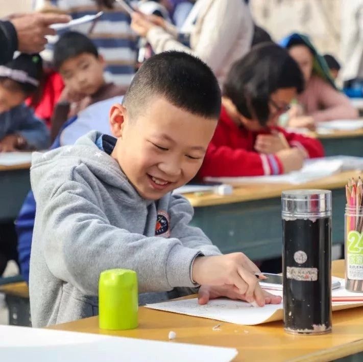 孩子們畫的“移風易俗”宣傳海報，超萌超可愛！