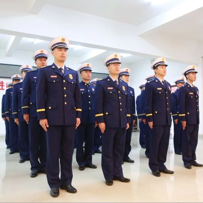 圍觀！福鼎市消防救援大隊迎來帥氣的“火焰藍”