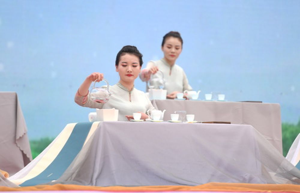福鼎舉辦第九屆白茶開茶節