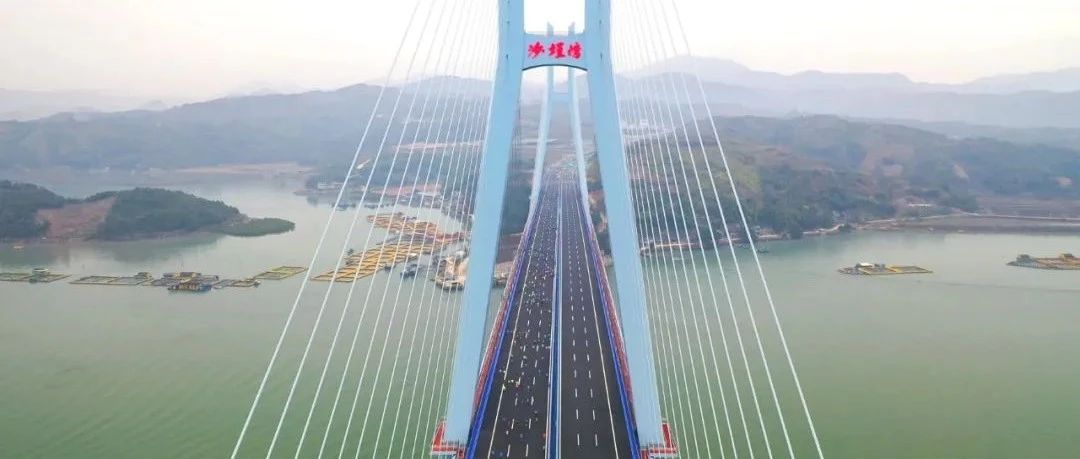 福建省沙埕灣跨海公路通道，一條有亮點的高速！