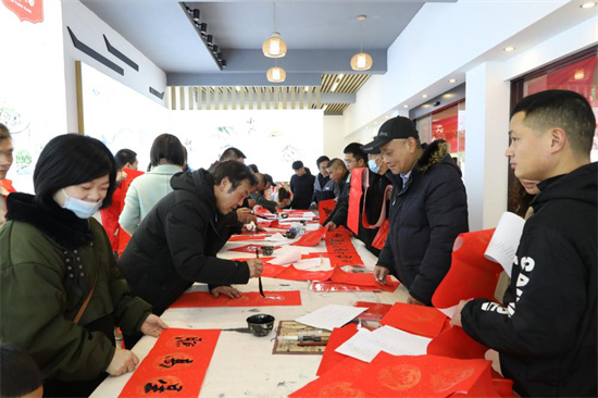 【網(wǎng)絡中國節(jié)·春節(jié)】山前街道開展新春送福活動