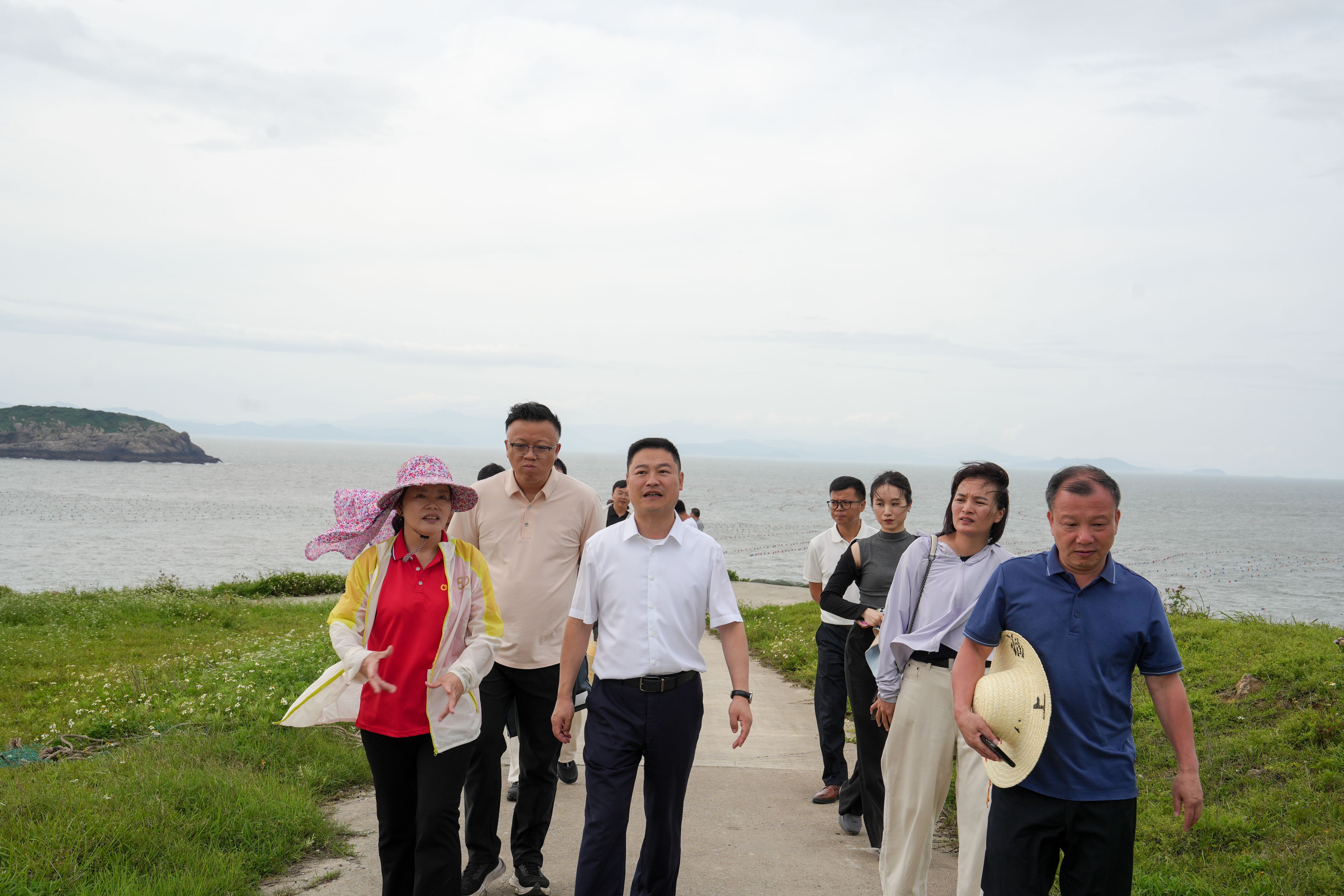 葉浩文赴臺山島、東星島開展“四下基層”調(diào)研